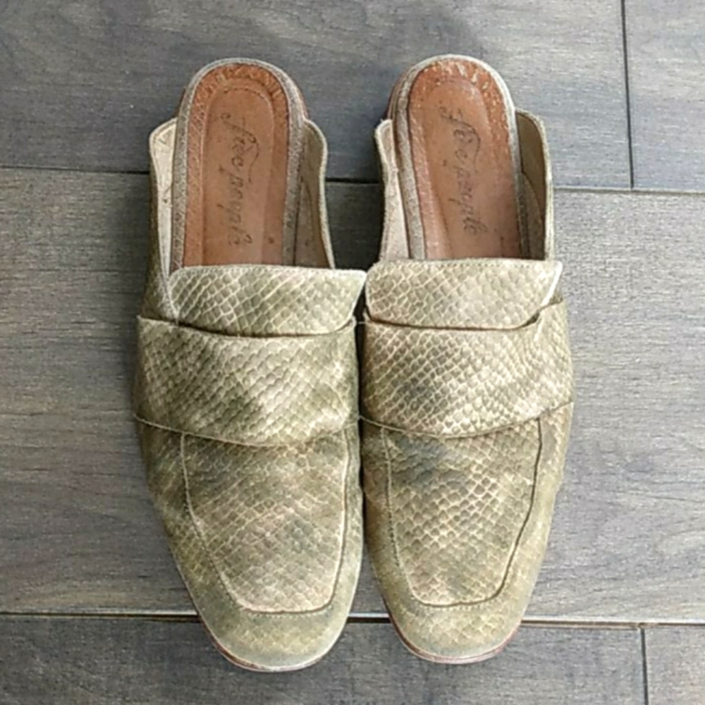 ANTHRPOLOGIE REE PEOPLE DISTRESSED MULES 39/9